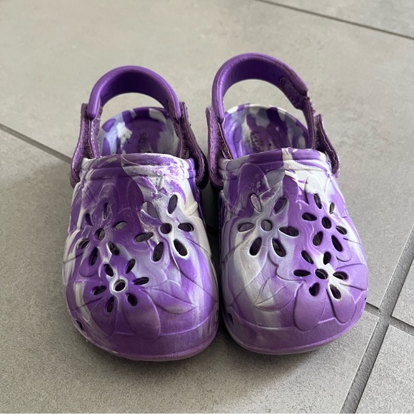 Stride Rite Purple White Floral Clogs Girl Size 1 (S) - Picture 1 of 9